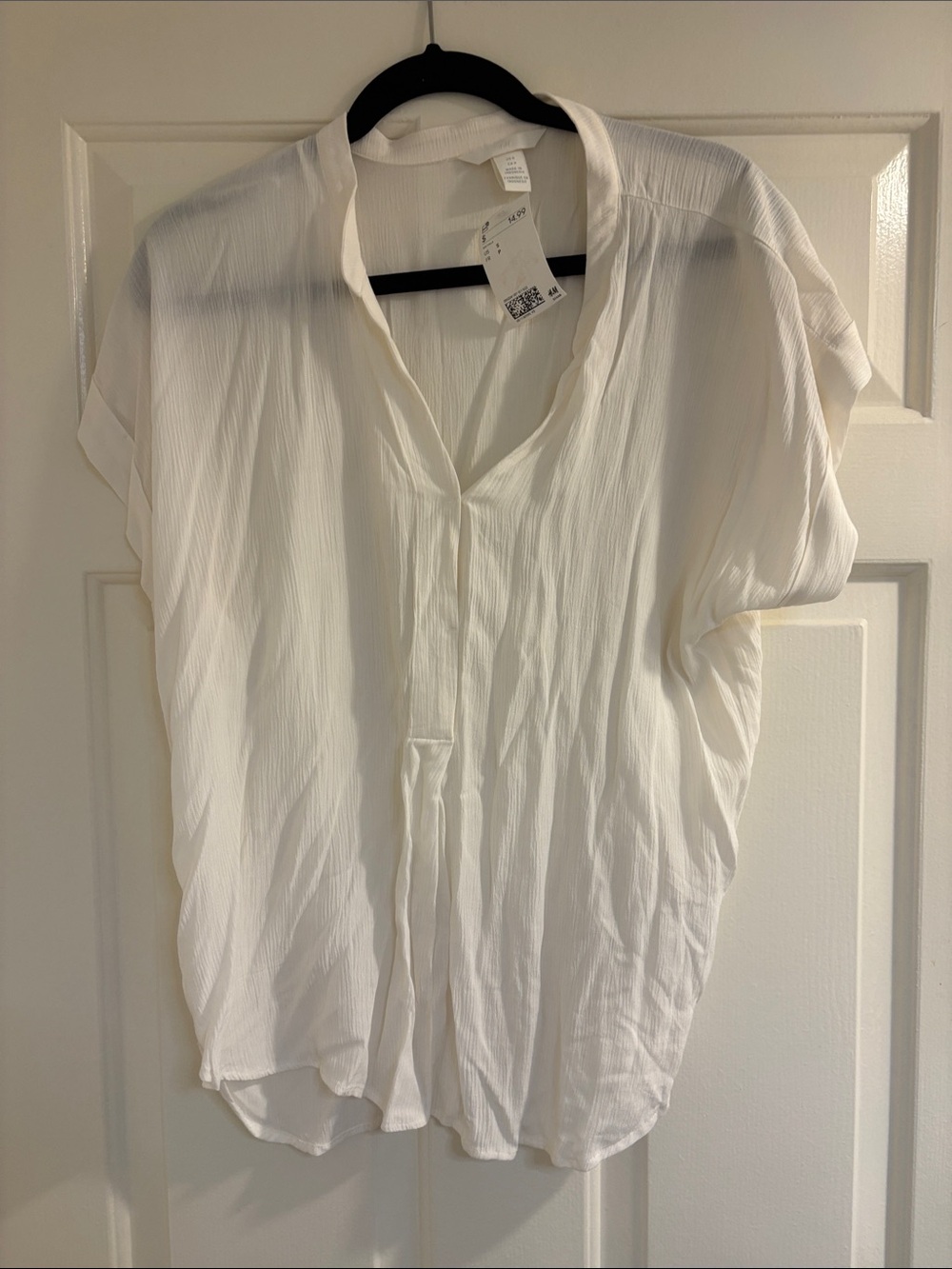 H&M White Crinkle V-Neck Short Sleeve Blouse